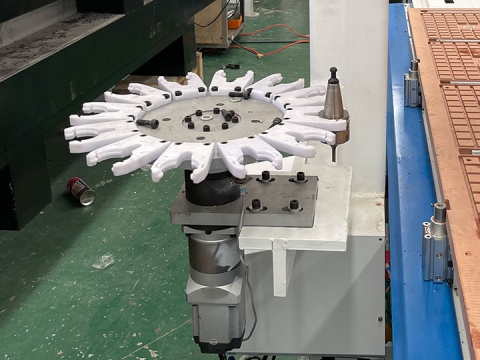 自動旋轉(zhuǎn)式刀具更換器數(shù)控雕刻機加工中心