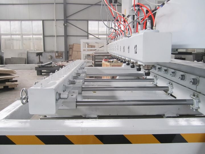 12 頭數(shù)控雕刻機 12 頭數(shù)控雕刻機