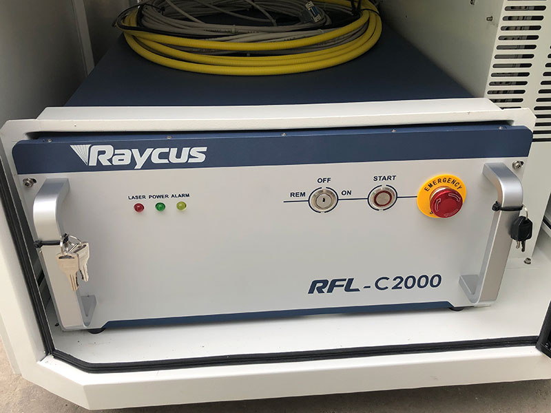 經(jīng)濟(jì)款全尺寸光纖激光切板機(jī)低價(jià)出售