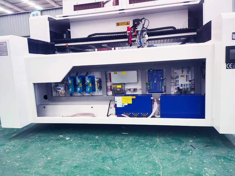 平板車運輸 4x8 激光切割雕刻機(jī) 平板車運輸 4x8 激光切割雕刻機(jī)