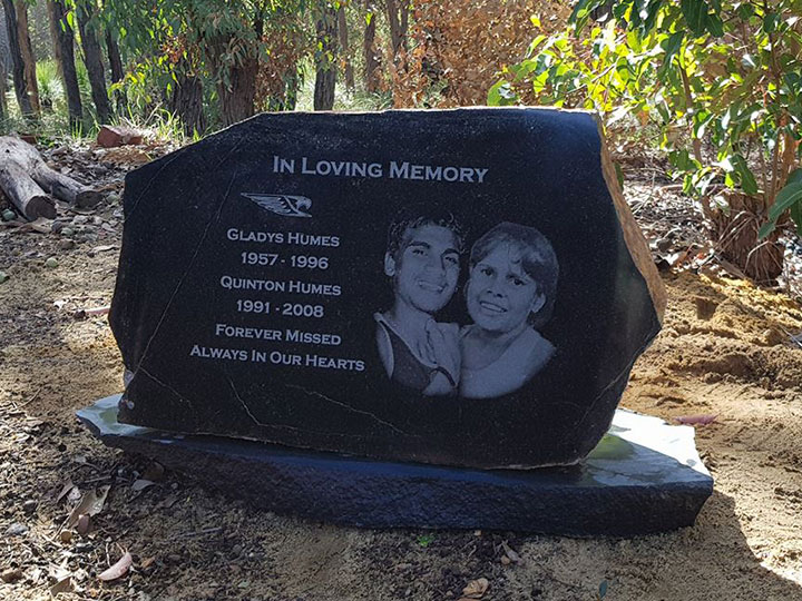 用于墓碑、紀(jì)念石、墓碑項(xiàng)目的石材數(shù)控機(jī)床 用于墓碑、紀(jì)念石、墓碑項(xiàng)目的石材數(shù)控機(jī)床