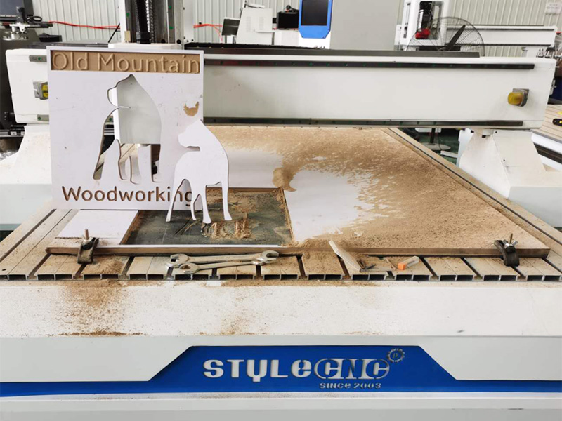 經濟實惠的適合初學者的4x8數控木工雕刻機套件