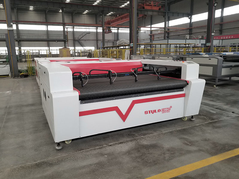 4頭激光布料切割機(jī)