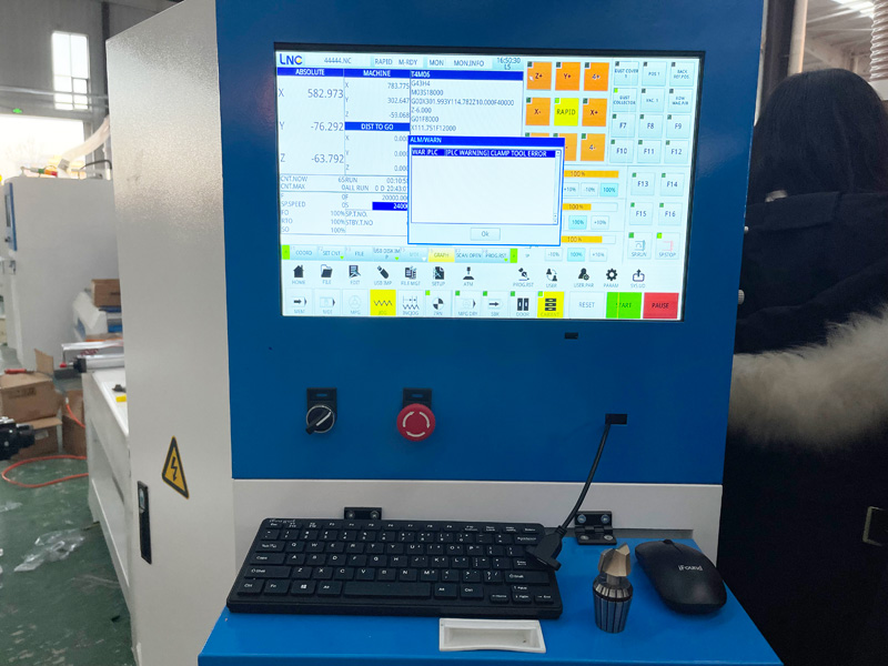 用于自動(dòng)櫥柜制造的寶元數(shù)控控制器