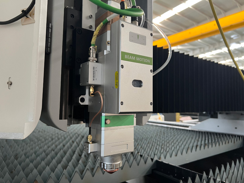 經(jīng)濟(jì)款全尺寸光纖激光切板機(jī)低價(jià)出售