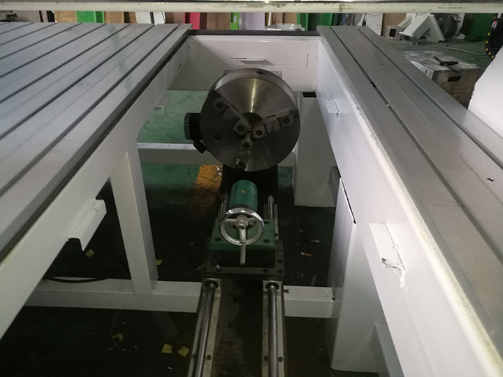 用于木工計(jì)劃的多功能數(shù)控木材切割機(jī) 用于木工計(jì)劃的多功能數(shù)控木材切割機(jī)