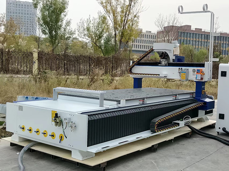 4x8 帶換刀裝置的自動換刀數控木雕機