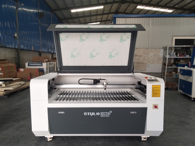 STJ1390數(shù)控激光雕刻切割機(jī)巴基斯坦