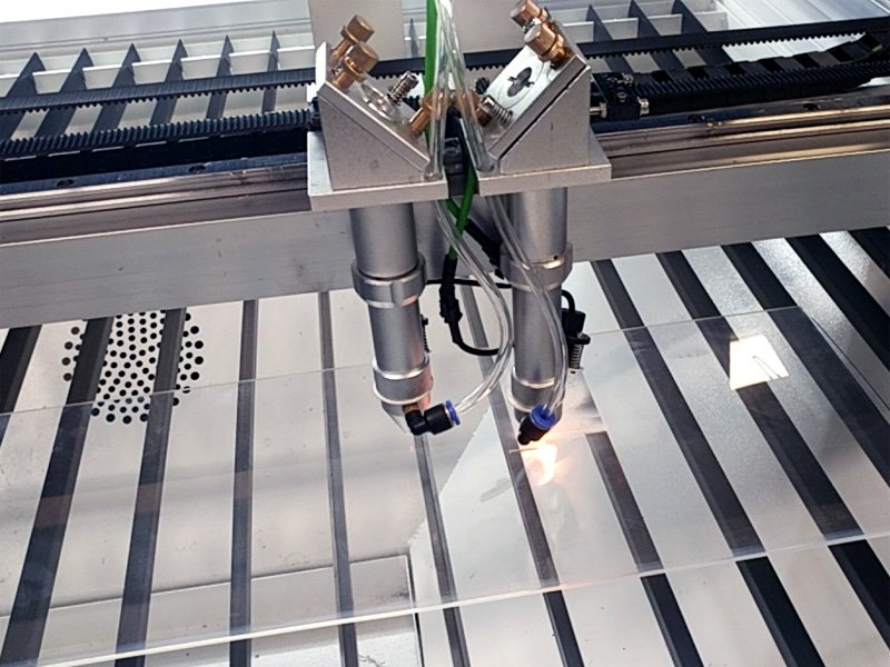 雙頭 CO2 紙張和紙板激光切割機 雙頭 CO2 紙張和紙板激光切割機