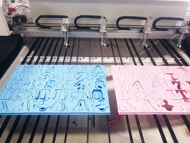 150W 美國多頭激光切割機(jī)