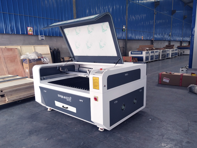 STJ1390 哥倫比亞的激光切割雕刻機