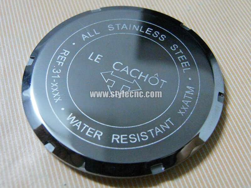 用于金屬項(xiàng)目的光纖激光雕刻機(jī)