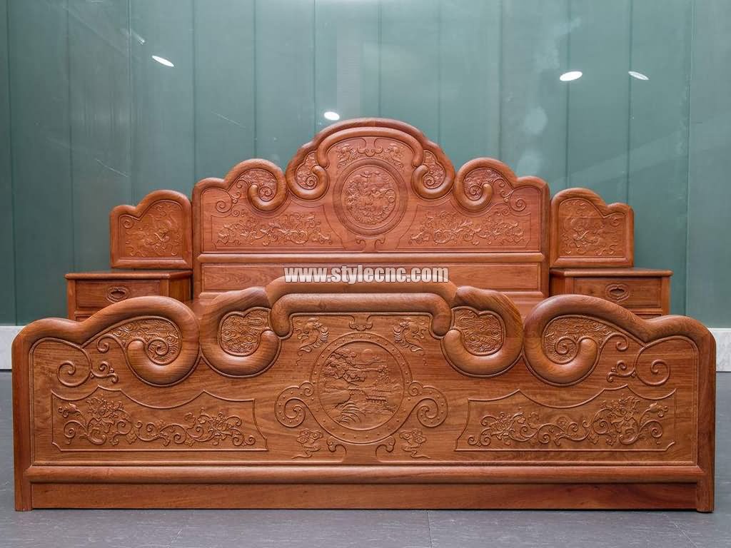 用于木床生產(chǎn)的自動(dòng)換刀數(shù)控雕刻機(jī)