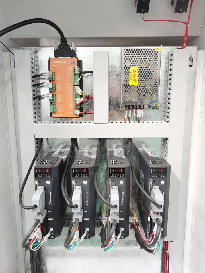 多軸數控木工雕刻機電箱 多軸數控木工雕刻機電箱