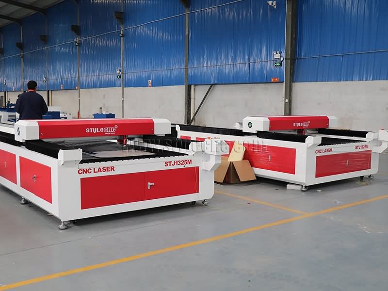 阿曼混合木材和鋼材激光切割機(jī)