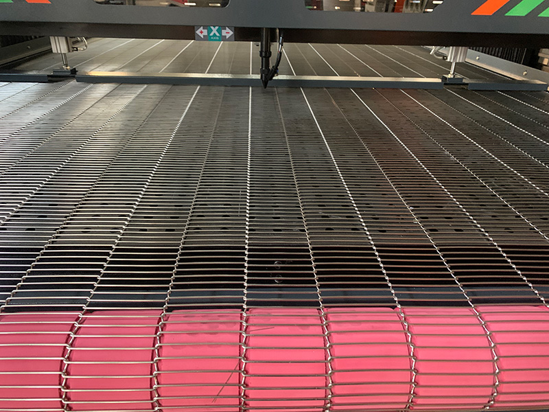 自動送料布料激光切割機 自動送料布料激光切割機