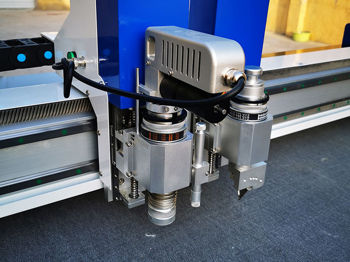 2025年最暢銷的自動數控紙板切割機