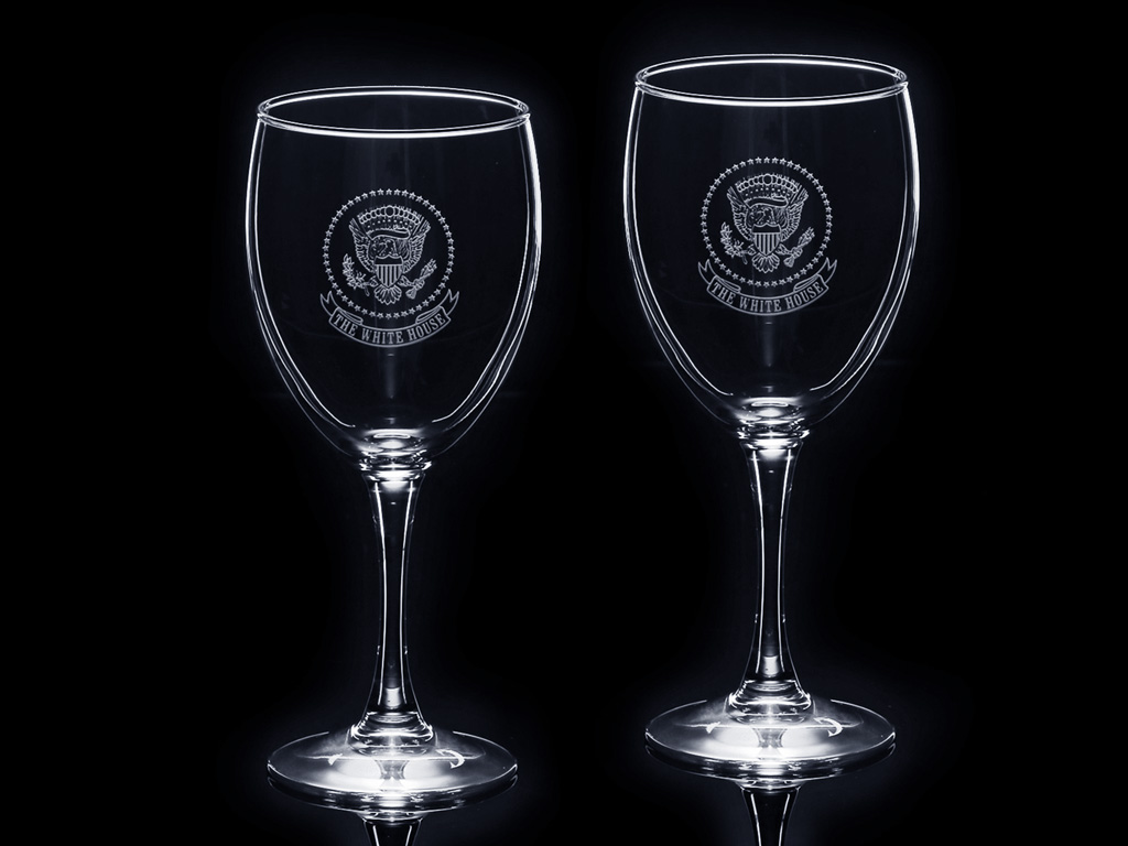 用于酒杯雕刻的紫外激光打標機