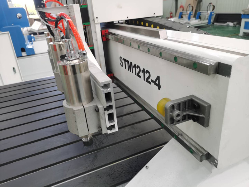 4 個數控雕刻機頭 4 個數控雕刻機頭