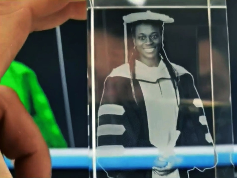 3D 內(nèi)部激光雕刻個(gè)性化水晶禮品和工藝品