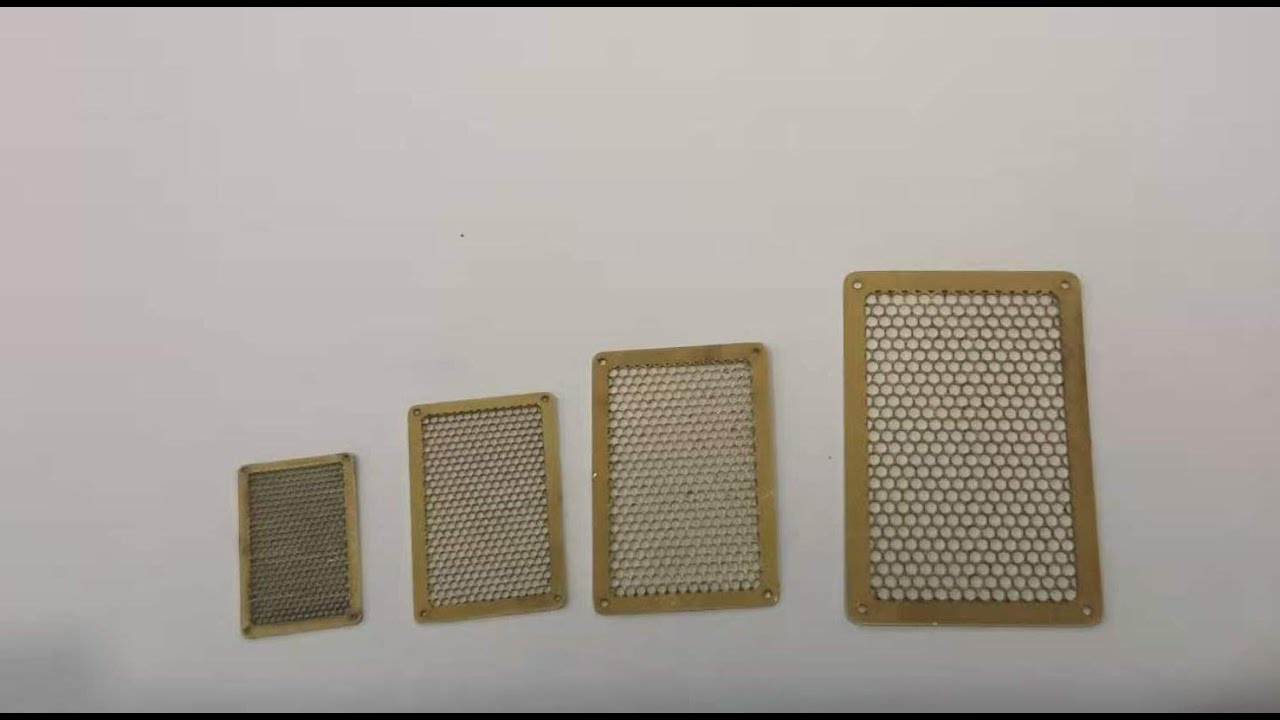 精密光纖激光切割機，工作臺1300*900mm